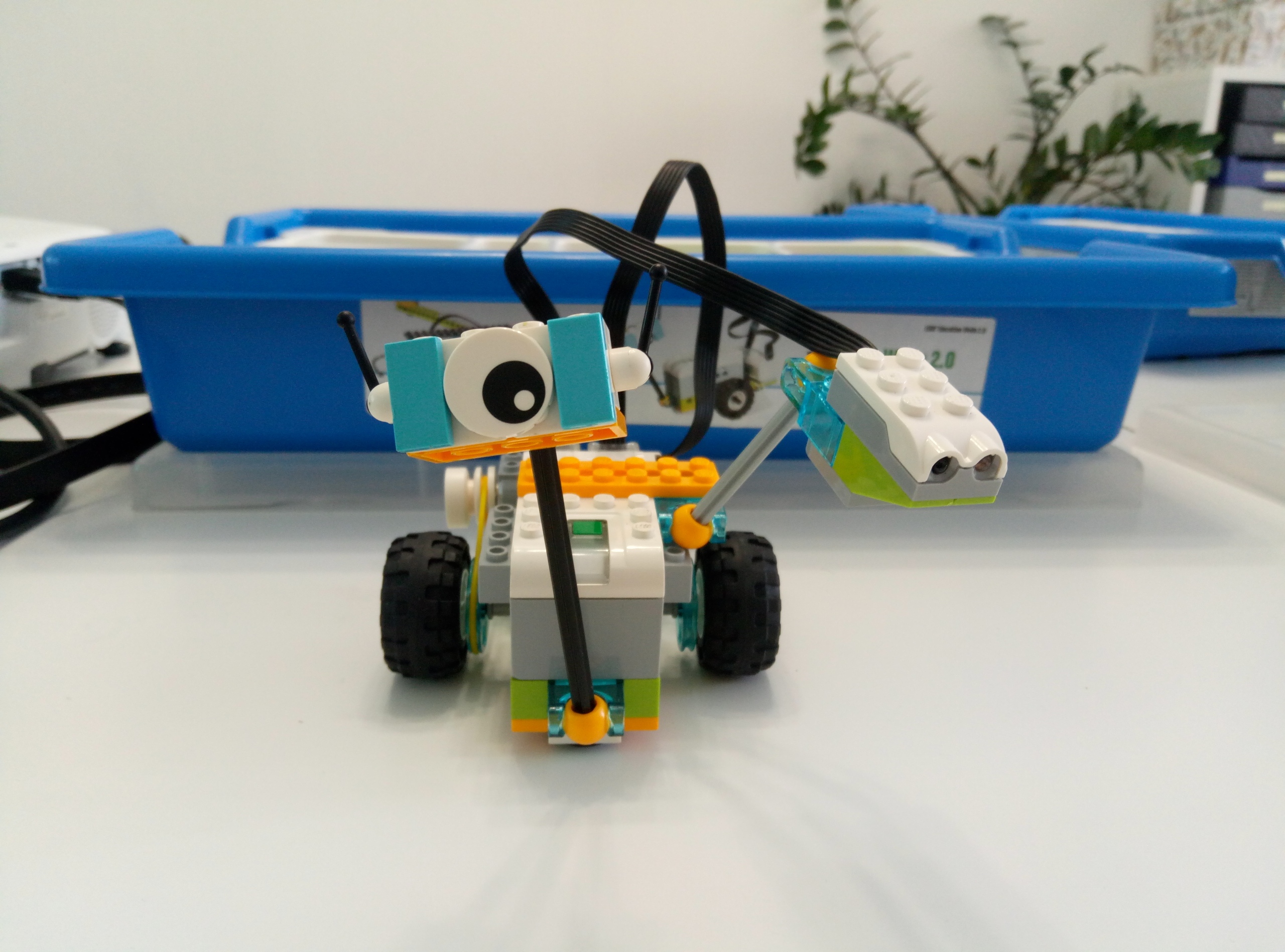 Building instructions Lego Wedo 2.0 - Roboinstruction.com